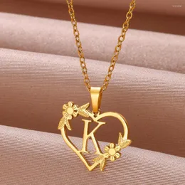 Catene MEYRROYU Collana con ciondolo con iniziali a forma di cuore in acciaio inossidabile color oro per donne, ragazze, moda, fiore, alfabeto, girocollo, gioielli, regali