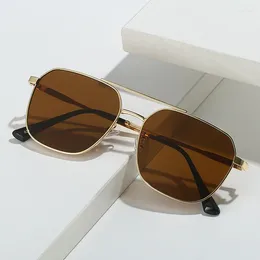 Óculos de sol Moda Homens Mulheres Polígono Sun Óculos Designer Retro Shades Metal Frame Eyewear Top UV400 Sexy Ladies