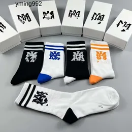 2J21 Дизайнерские произведения роскошные носки Am Socks Winter Amirs Amiiri Fashion Amirly Рождественские носки Am2 Суперкачественные амари амирль шерстяные пары носков 5 пары хлопка с коробкой