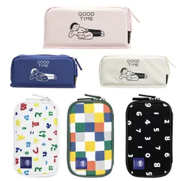 가방 2021 새로운 일본 Kokuyo Pencil Case 학생들을위한 편리한 보관 가방 간단한 다기능 가방 스탠드 업.