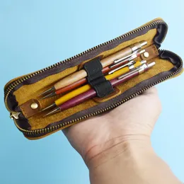 バッグ手作りの本物の革の鉛筆ケースジッパーネイチャーカウハイドペン保護バッグホルダーポーチ学校用品オフィスステーショナリー
