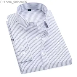 Camisas casuais masculinas Camisas sociais masculinas listradas verticais Manga comprida gola clássica Camisa de trabalho masculina tamanho grande 8GG Roupas masculinas 220307 Z230701