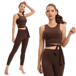 Lulu Designer Yoga Suit Women Set New Strap Yoga Suit Set Lulu Fiess Bra Running Tight Lifting Hip Pants Fashion Sports Set a due pezzi