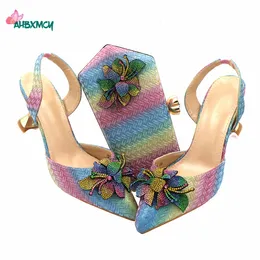 Stövlar 2021 Högkvalitativa Nya ankomster Multi Color Italian Design Shoes Matching Bag Set Mature Style African Ladies Pumps for Dress