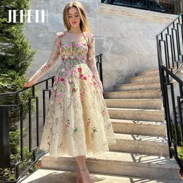 Abiti sexy urbani JEHETH Ricamo floreale Prom Pizzo Midi Maniche lunghe Lunghezza tè Una linea Abito da sera formale per feste Aperto indietro Custom Made 230630