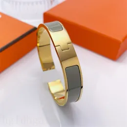 Multicolor Love Armband Cuff Opening Desinger Bangle Modern Style With Enmel Decor Classic Iconic Popular Attraktiv kvinnliga armband snygg ZB003 E23