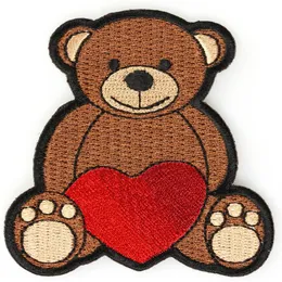 Śliczna kreskówkowa miłość Heart Bear Małe żelazo na haftowanej łatce - 3x2 4 cale 3063