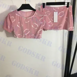 핑크 벨벳 드레스 세트 디자이너 여성 티셔츠 자른 상판 짧은 치마 편지 자카드 드레스 2 조각