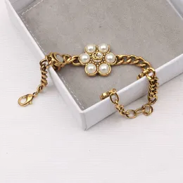 Retro Designer Bangles Link Chain Brand Letter Armband Flower Crysatl Rhinestone JewerLry Accessories