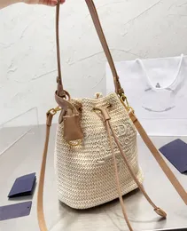 Женщина соломенная сумка ковша сумки нейлоновые сумки для плеча бродяги для цепи дизайнерские сумочки Crossbody Lady маленькие сумки