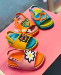 Sandalet Brezilya Mini Melissa Kids jöle ayakkabıları çizgi film moda çocukları yaz sandaletleri erkek bebek kız rahat plaj ayakkabıları HMI084 J230703