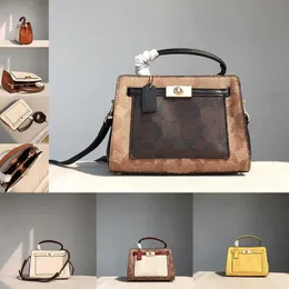 Coabag Mini Tote Bag Totes Adorável Luxurys Bolsa Brown Bolsa de Designer de Designer C Bages de Couro Comprador Lady Purse Carthe 221207