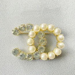 Marka kobiety projektant broszka perła broszka szpilki 18 k pozłacane wykwintne wesele biżuteria akcesoria prezenty