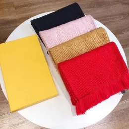 2023 Designer Cashmere Scarf och Sidenblandning Lyx Mode Färger Pashmina Vinter Scarf Varm Brand Designer Letter Sjal Klassiskt mönster Lång 180cm*30cm