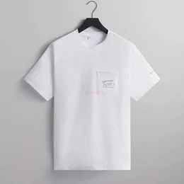 Modne ubrania od projektantów Tees Tshirts Kith Tarpon Silver Carp Print T-shirt z krótkim rękawem Bawełniana kieszeń Cotton Streetwear Odzież sportowa Topy Rock Hip hop T-shirty
