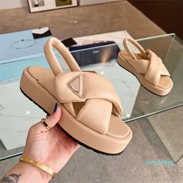 디자이너 샌들 플랫폼 슬라이드 여자 슬리퍼 플립 플롭 뮬러 신발을 착용하기 편리한 디자이너 슬리퍼 여름 샌들 플랫 여성 슬라이드 35-41
