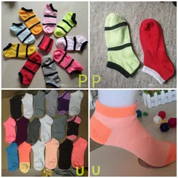 Черные и ООН -лодыжки носки спортивны чирлидеры короткие хлопковые носки Unisex Женщины мягкая смесь розовый цвет в Stockgsyu