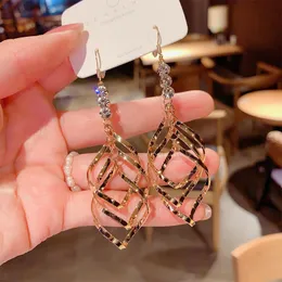 Dangle Chandelier spiral earrings female personality exaggerated ear hook web celebrity fashion atmosphere high sense women 230703