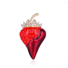 Brooches Enamel Red Color Strawberry For Women Summer Fruit Corsage Party Accessories Hat Bag Jewelry Wedding Pins