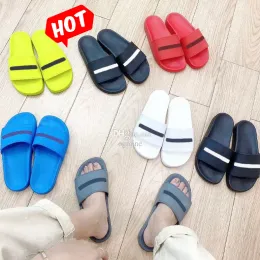 2024 مع Slippers Box Mens Slider Slider Sandals مصمم المطاط مسطح نبيل Paris Piscine Pool Slide 3d Em Qt 6624