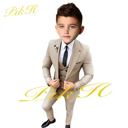 Tute Completo per ragazzi Giacca da smoking da matrimonio Gilet Pantaloni 3 pezzi Cachi Bambini Abiti completi Blazer Costume da bambino enfant garonHKD230704