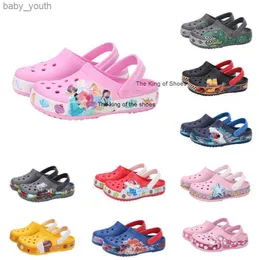 Kids Sandals 디자이너 유아 유아 CRSC 홀 슬리퍼 클로그 소년 해변 신발 유아 아기 캐주얼 여름 청소년 어린이 슬라이드 학생