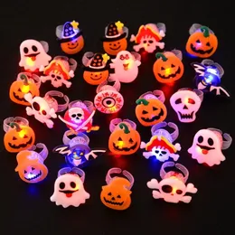 50pcs Halloween LED LED وميض خواتم الرعب الرعب Guff Ghos