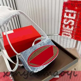 Bolso de diseñador Bolso con correa de moda Bolso a cuadros Bolso de cena de lujo para damas una variedad de patrones de material V104208 Material de mezclilla