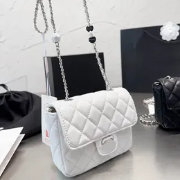 Gümüş aşk zinciri mini kadın omuz çantası deri kapitone klasik flep crossbody tasarımcı çanta siyah ve beyaz lüks el çantası alışveriş seyahat parası cüzdan bavul 17c