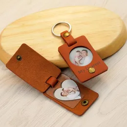 Nyckelringar Personlig tryckknapp Runt hjärta Akryl Po Nyckelring Anpassad Mini Läderhänge Nyckelringar Par Kärlek Jubileumspresenter