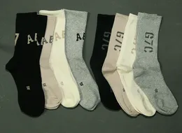 Nuovi calzini sportivi a metà polpaccio in cotone digitale Calzino alla moda Popolare