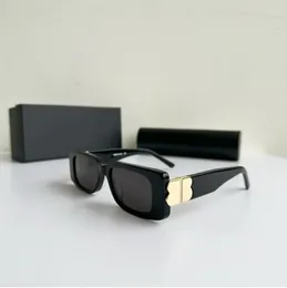 Óculos de sol retangular de luxo para feminino Marca de moda Deisnger Full Frame UV400 Lens de verão Estilo de verão pequenos óculos de sol quadrados 0096 vêm com case2023