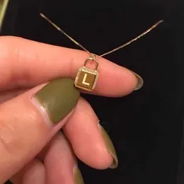 New lock detection series blogger's necklace of the same type designed by female minority lockhead 26-letter square pendant lockbone chain