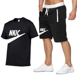 Yaz markası logo erkekler% 100 pamuklu siyah tişört şort seti artı boyut erkek spor giyim eşofman