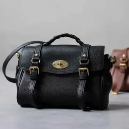 أكياس الكتف 2022 NEW Ins Vintage Lock Classic Satchel Bag Natural Cowwhide Leather Women Women Bag Messenger Bag Loxury Yellow Female حقيبة يد 230705