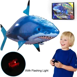 Brinquedos de tubarão de controle remoto infláveis Air Swimming RC Animal Radio Fly Balões Clown Fish Animals Novel Toy For Children Boys LT0098