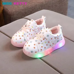 Sneakers Kids Sneakers Spring Autumn Korean Edition Light Up Stars Stars Luminous Sof Sole Running Sport Shoes Infantil Garotas 230705