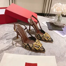 Kadın Ayakkabı Tasarımcı Sandalet Terlik Yüksek Topuklu ayakkabılar Marka Tokası 4cm 6cm 8cm 10cm ince topuklu Ayak Tip Siyah Çıplak Kırmızı Dipler Ayakkabı Tasarımcı Ayakkabı Kutusu