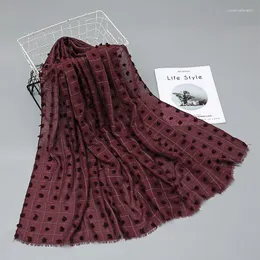 Sciarpe 2023 Autunno Inverno Marrone Plaid Pom Scialle a pieghe in viscosa Sciarpa Lady Avvolgere di alta qualità Pashmina Stola Musulmano Hijab Snood