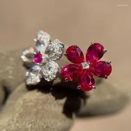 Cluster Rings Solid Au750 18K Vitguld Ring Lyx Lab Ruby och Moissanite Diamanter Blomma Bröllopsfest Förlovningsår