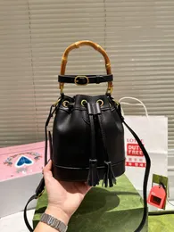 Women Bamboo Coint Bucket Bag Lage Fashion Fashion Satchels أكياس الكتف أكياس Hobo Handbag Crossbody Messenger Bags Leather Luxury Designer محفظة محفظة