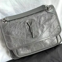 Womens White Luxury Designer Chain Counter Counter Facs 2023 New Pochette Totes Handbags Mens Meniine Leather Fashion Bag Evening Crossbody Bag High