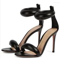 Sandalet seksi yüksek topuklu kadın kadın artı boyut 43 ince topuk parti elbise ayakkabıları Roma açık ayak parmağı moda lüks altın tasarımcı