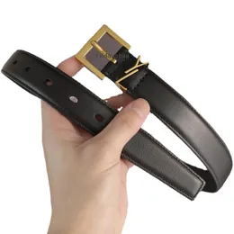 Cintura di lusso con fibbia liscia alla moda Cintura di design sottile retrò per uomo Larghezza 3,0 cm Cinture in vera pelle bovina