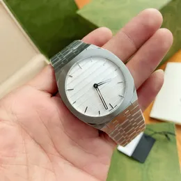 2023 hetaste presenten Vintage Quartz Klassiska alfabetsmarkörer Damklocka Lyxiga designerklockor Neutrala The Simple 38/34MM klockor