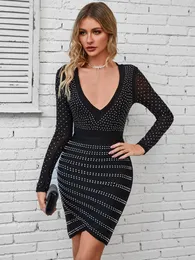 Vestidos casuais Moda Primavera Feminino Sexy Manga Comprida Malha Pescoço Preto Beading Mini Bandage Dress 2023 Elegante Evening Club Party