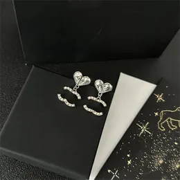 Classici Orecchini Designer Stud C Earing Luxury Charm Donna Ccity Heart Diamond Pearl Orecchino gioielli Womam 451134