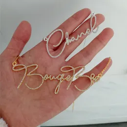 Colares com pingente Letras de nomes personalizados da moda para mulheres Fonte fina de zircão personalizada AsGifts 230707