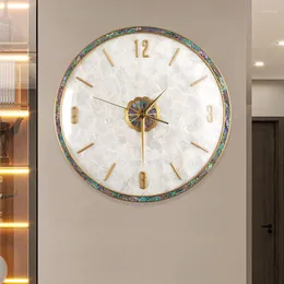 Relógios de parede estilo europeu luz de relógio luxo moderno nórdico minimalista redondo latão mudo concha quartzo pendurado