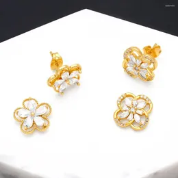 Studörhängen Flola Tiny Clear Crystal Daisy Flower Ear Studs For Women Girls Copper Zircon Clover Gold Plated Smyckes Ersa227